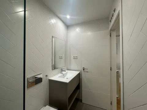Flat in calle de Juan Álvarez Mendizábal - Photo 17