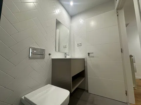 Flat in calle de Juan Álvarez Mendizábal - Photo 18