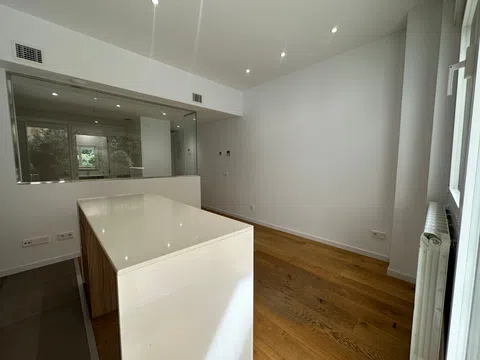 Flat in calle de Juan Álvarez Mendizábal - Photo 8