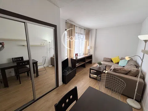 Flat in calle de Villanueva - Photo 3