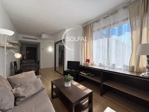 Flat in calle de Villanueva - Photo 5