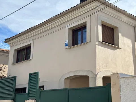 Semi-detached house in CL Hermanos Gascon - Photo 1