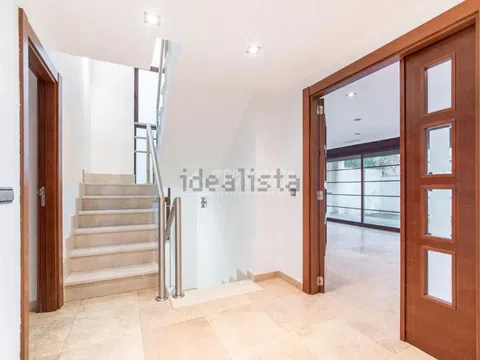 Semi-detached house in CL Hermanos Gascon - Photo 6