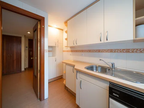 Flat in calle de Zurbarán - Photo 18
