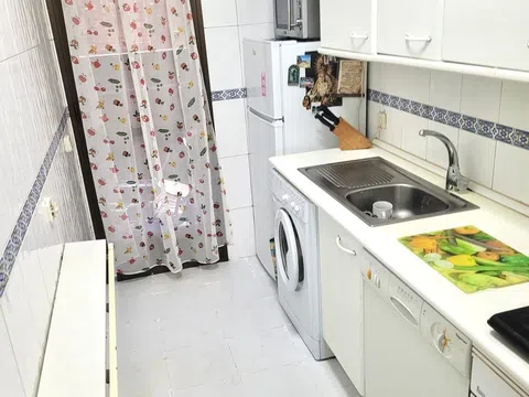 Flat in calle Aeronave - Photo 2