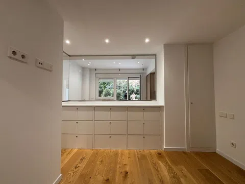 Flat in calle de Juan Álvarez Mendizábal - Photo 12