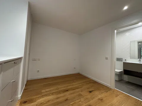 Flat in calle de Juan Álvarez Mendizábal - Photo 13