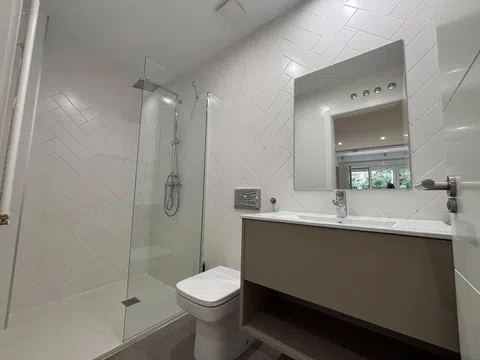 Flat in calle de Juan Álvarez Mendizábal - Photo 14