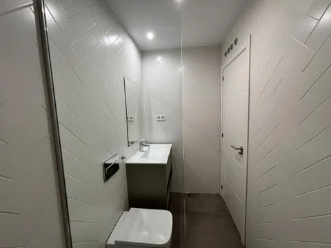 Flat in calle de Juan Álvarez Mendizábal - Photo 15