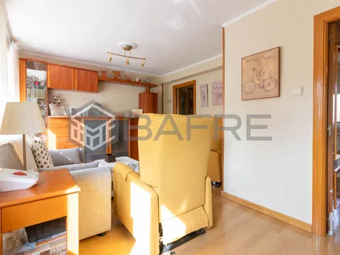 Flat in calle de San Elías - Photo 2