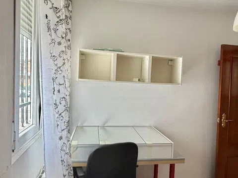 Flat in calle de Illescas - Photo 4