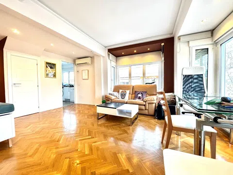 Duplex in calle de Manuel Uribe