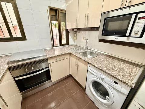Flat in calle Escocia - Photo 2