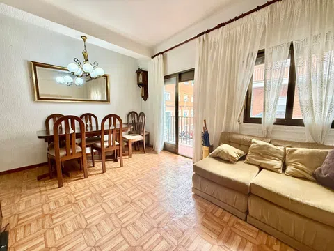 Flat in calle Escocia - Photo 5