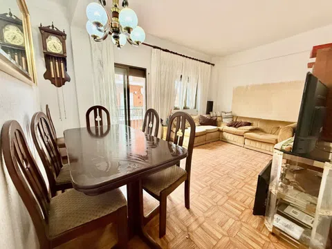 Flat in calle Escocia - Photo 6