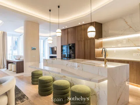 Flat in calle de Argensola - Photo 11