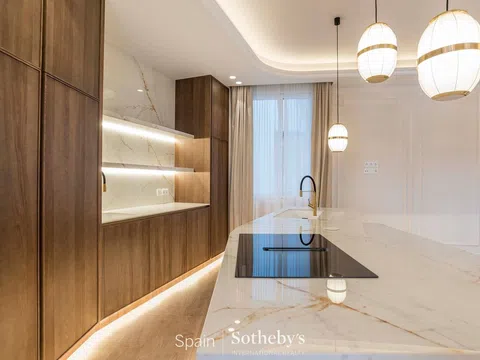 Flat in calle de Argensola - Photo 13