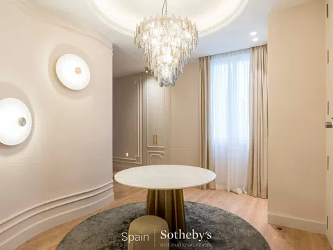 Flat in calle de Argensola - Photo 14