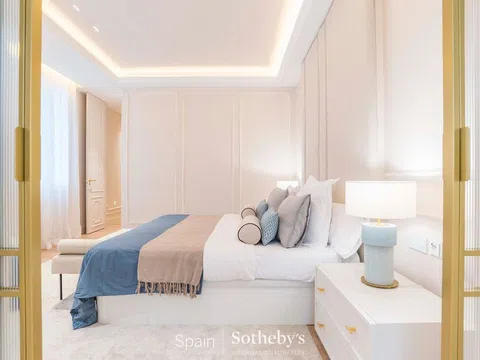 Flat in calle de Argensola - Photo 17