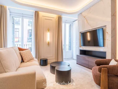 Flat in calle de Argensola - Photo 4