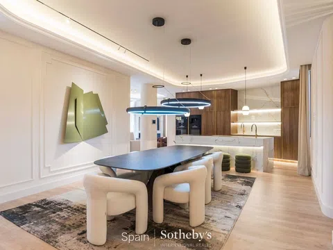 Flat in calle de Argensola - Photo 5