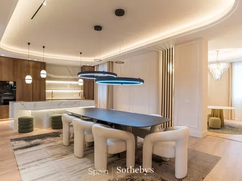 Flat in calle de Argensola - Photo 7