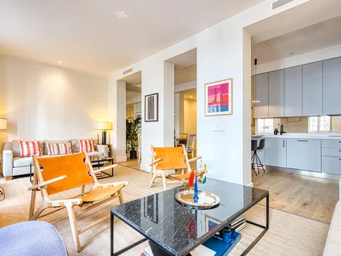 Flat in calle de Manuel Cortina - Photo 5