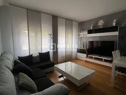 Flat in calle de Alto de la Sartenilla - Photo 4