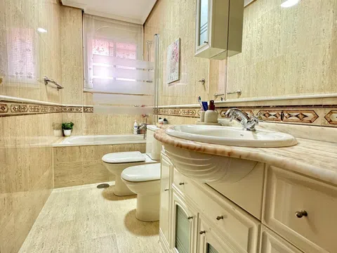 Flat in calle de Juan Pradillo - Photo 10