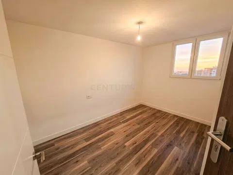 Flat in calle Encajeras - Photo 7