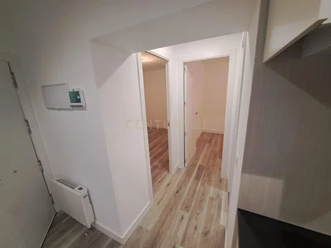 Flat in calle Encajeras - Photo 8