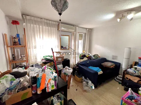 Flat in calle de Álava - Photo 2