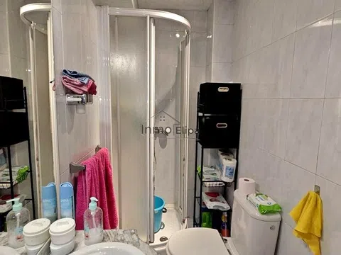 Flat in calle de Álava - Photo 15