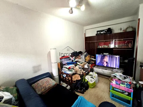 Flat in calle de Álava - Photo 4
