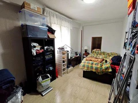 Flat in calle de Álava - Photo 10