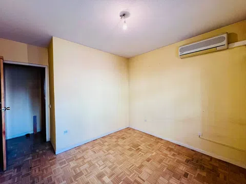 Flat in calle de La Solana de Opañel - Photo 17