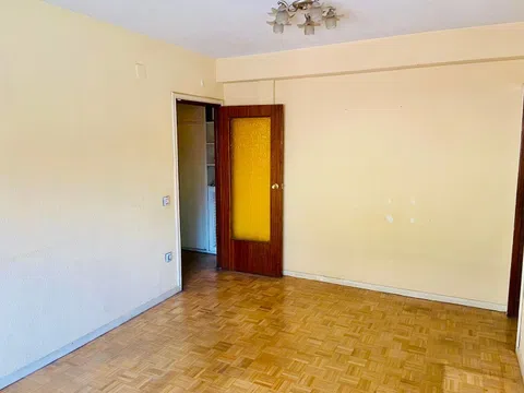 Flat in calle de La Solana de Opañel - Photo 8