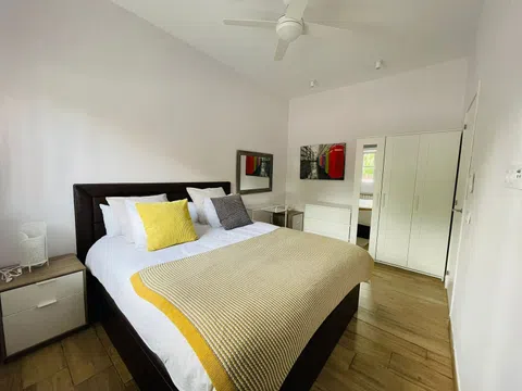 Flat in calle Aeronave - Photo 9