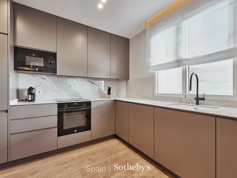 Flat in calle del Alcalde Sainz de Baranda - Photo 9