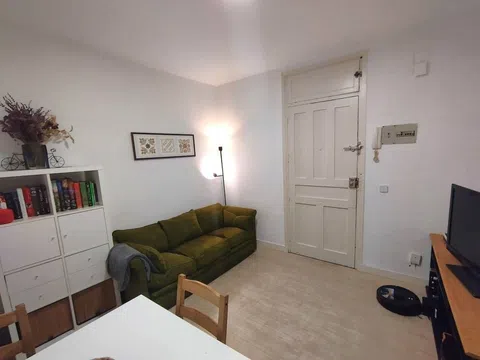 Flat - Photo 2