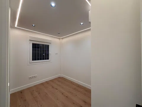 Flat in calle de Valle Inclán - Photo 17