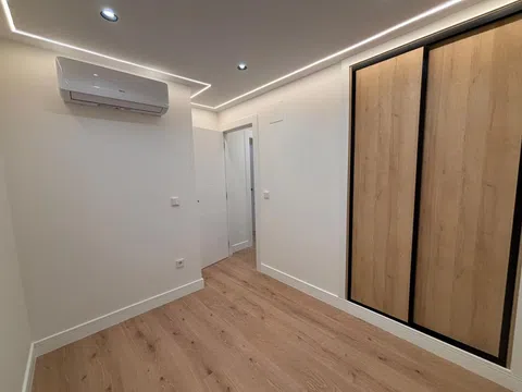 Flat in calle de Valle Inclán - Photo 18