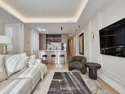 Flat in calle de Leganitos - Photo 11