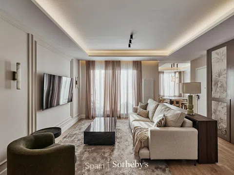 Flat in calle de Leganitos - Photo 12