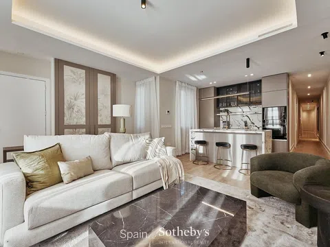 Flat in calle de Leganitos - Photo 13