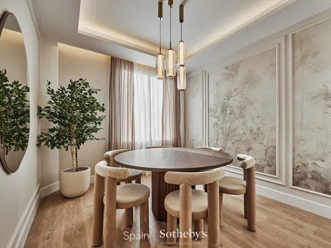 Flat in calle de Leganitos - Photo 18