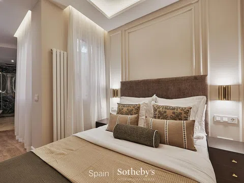 Flat in calle de Leganitos - Photo 20