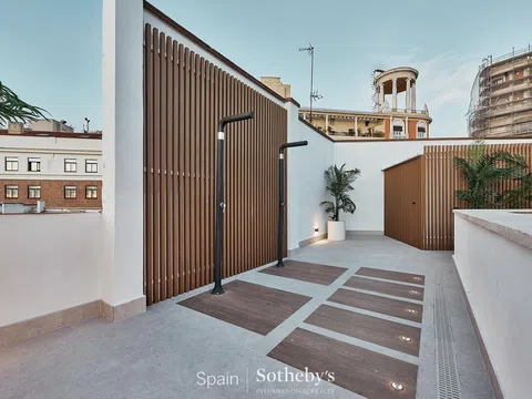 Flat in calle de Leganitos - Photo 7