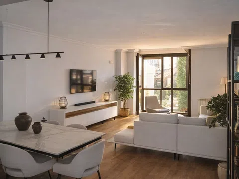 Flat - Photo 1