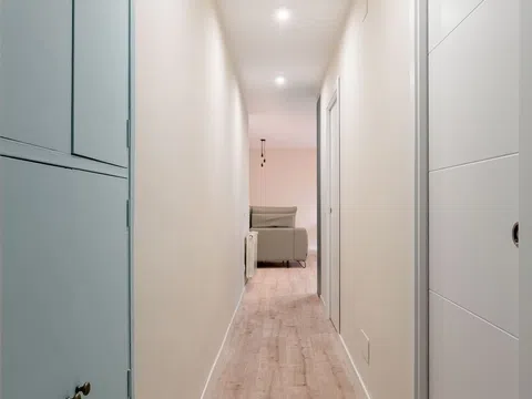 Flat in calle de Ponferrada - Photo 5